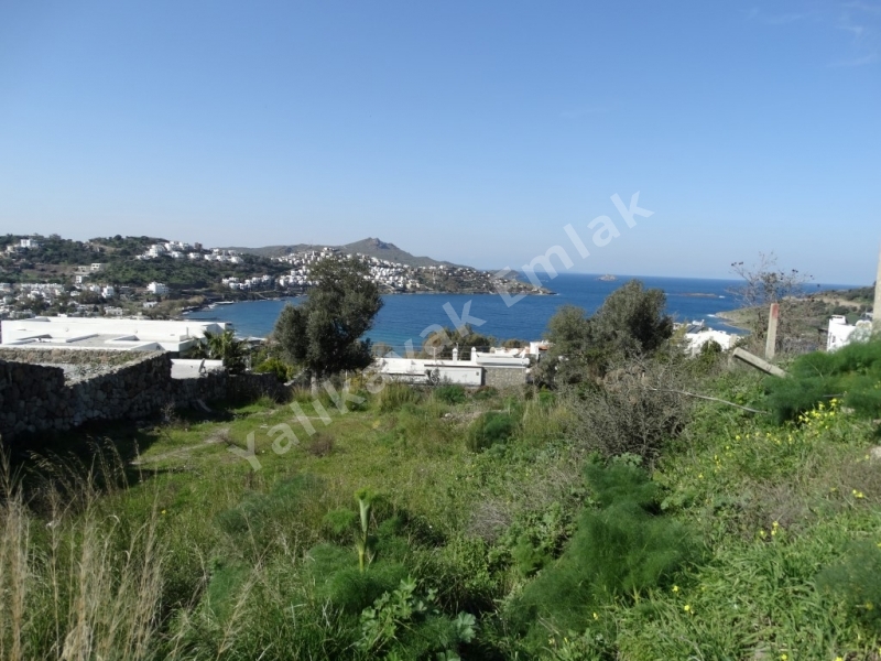 YALIKAVAK TİLKİCİK KOYUNDA SATILIK İMARLI ARSA.