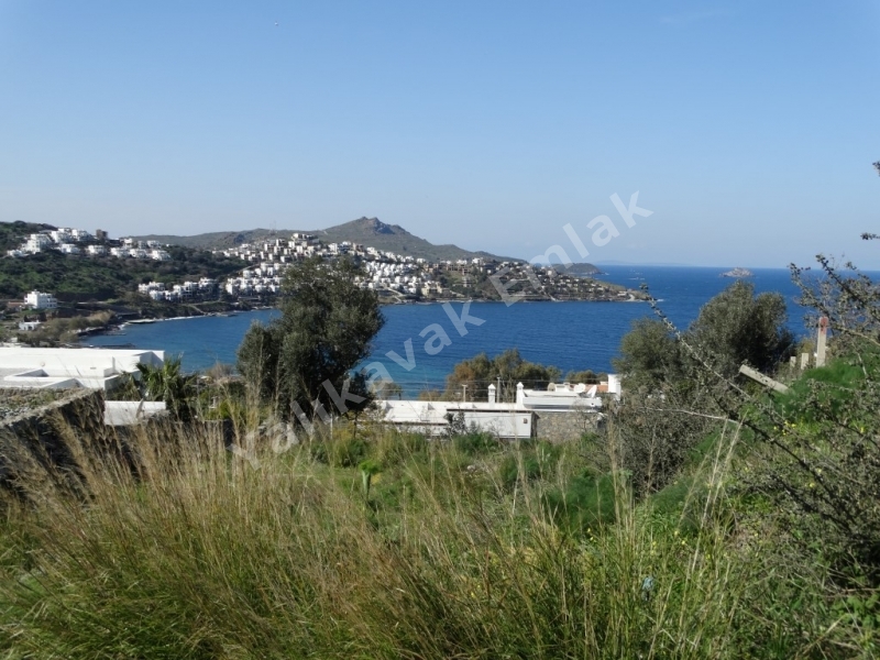 YALIKAVAK TİLKİCİK KOYUNDA SATILIK İMARLI ARSA.