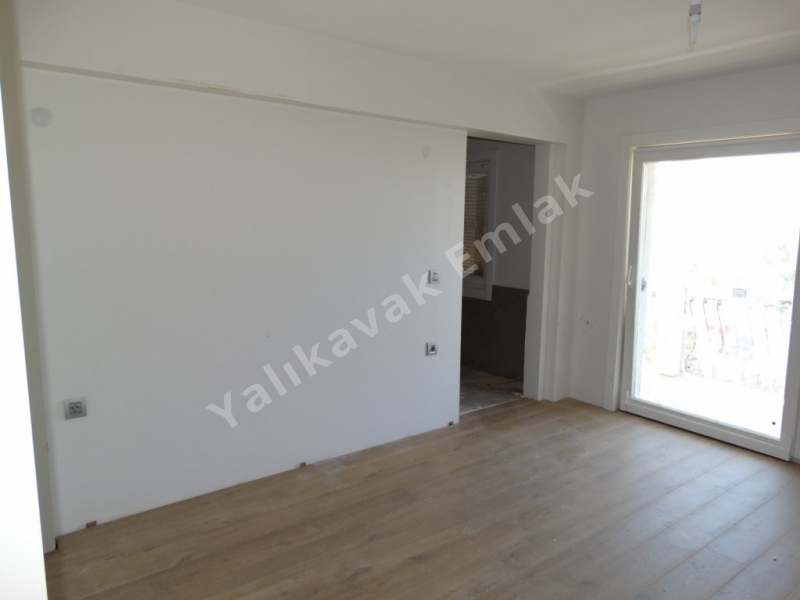 YALIKAVAK  MERKEZDE MARİNA YANINDA  VİLLA.