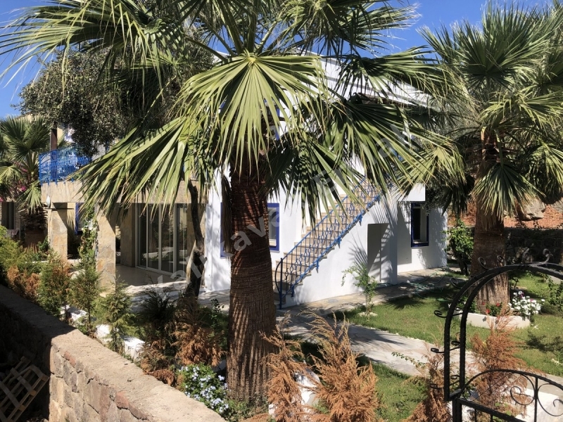 YALIKAVAK'DA MASRAFSIZ KELEPİR DAİRE