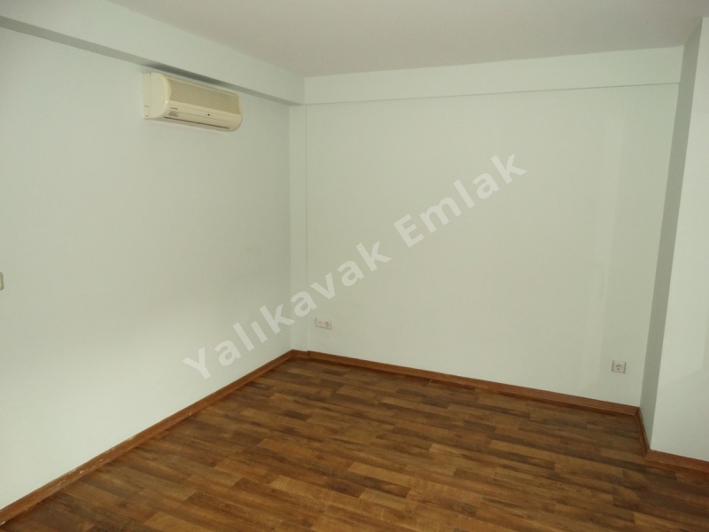 YALIKAVAK MERKEZDE DENİZ MANZARALI TEMİZ DUBLEKS