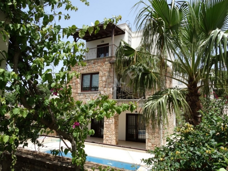 Yalıkavak Merkezde Satılık Müstakil Havuzlu Villa