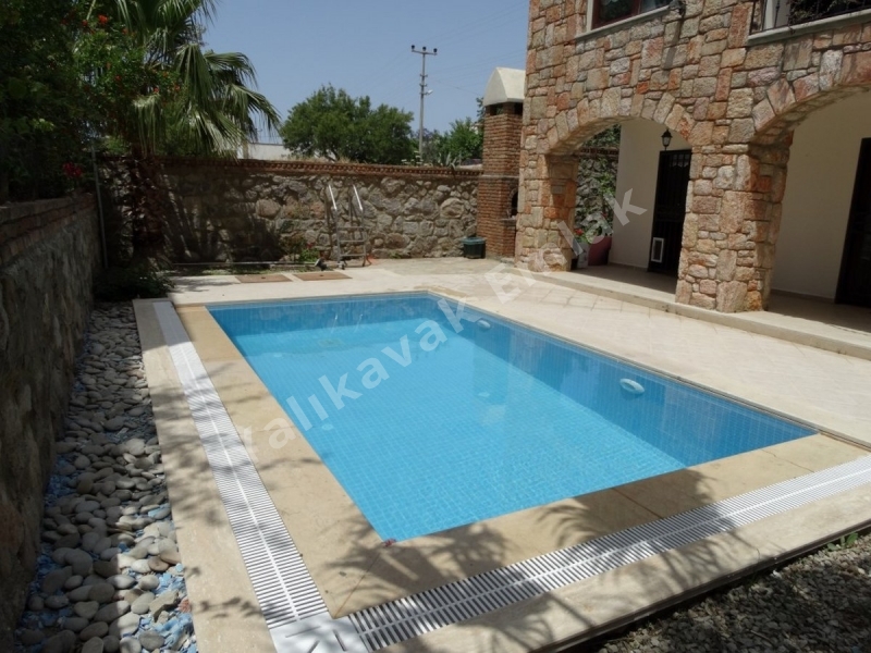 Yalıkavak Merkezde Satılık Müstakil Havuzlu Villa