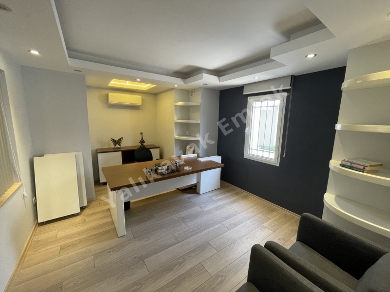 YALIKAVAK EMLAKTAN YALIKAVAK MERKEZDE KİRALIK OFİS